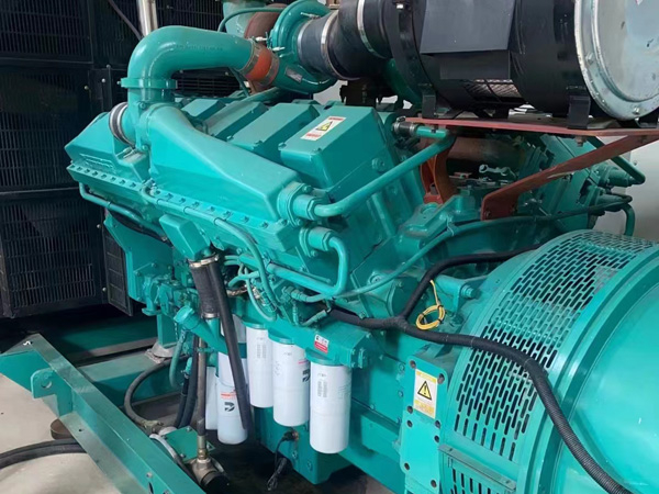 沂水更换100kW柴油发电机组机油时，需要注意哪些事项？